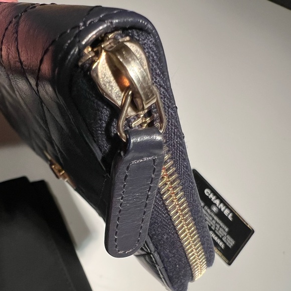 Chanel Reissue long zipper wallet second hand - Picture 6 of 12